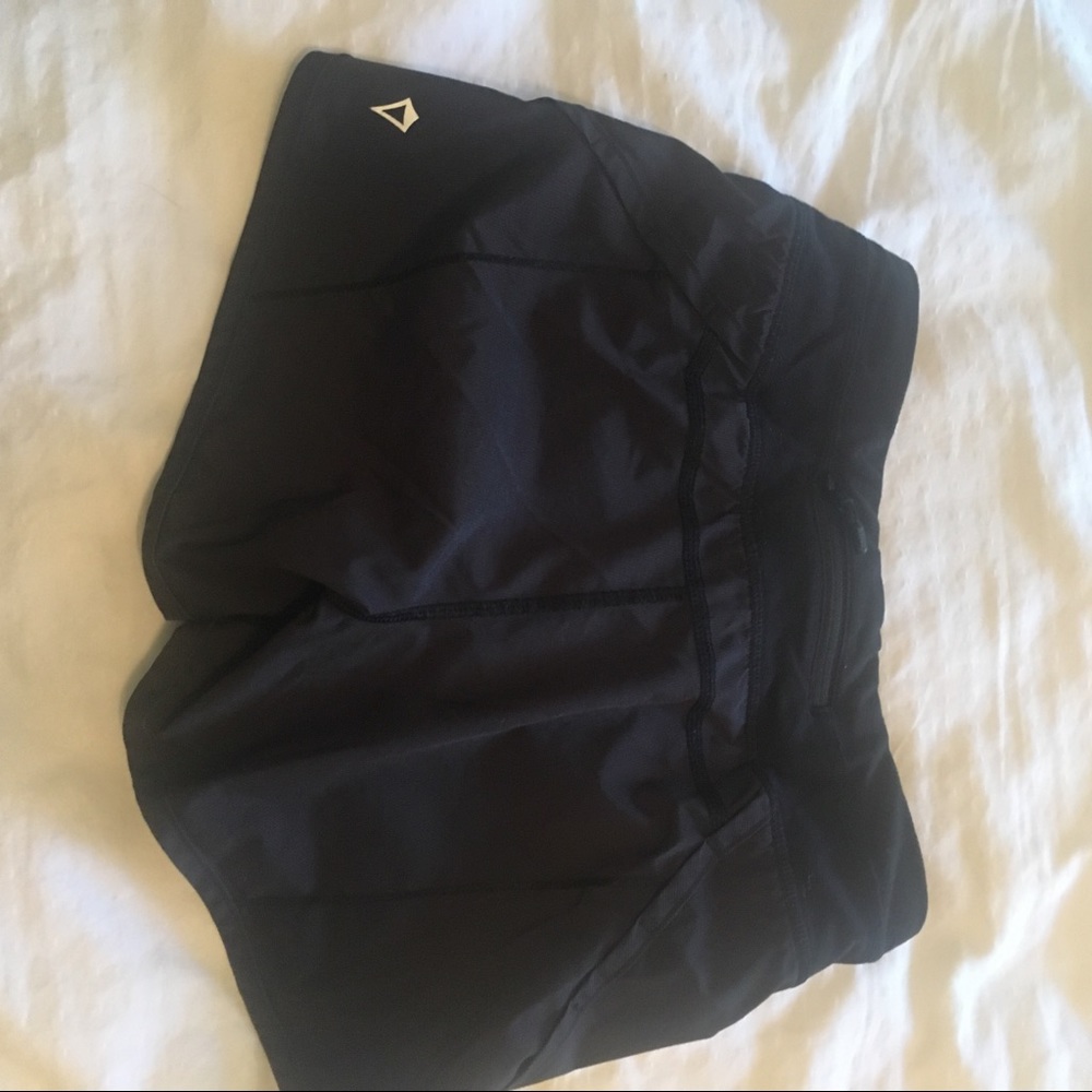 Ivivva Speed Shorts 🖤 All black